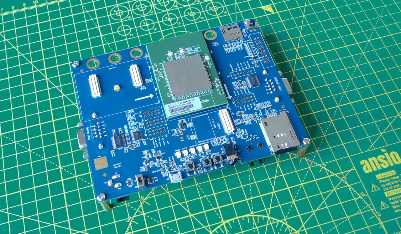 Quectel's UMTS and LTE EVB developer kit features tools designed for the development of cellular applications .