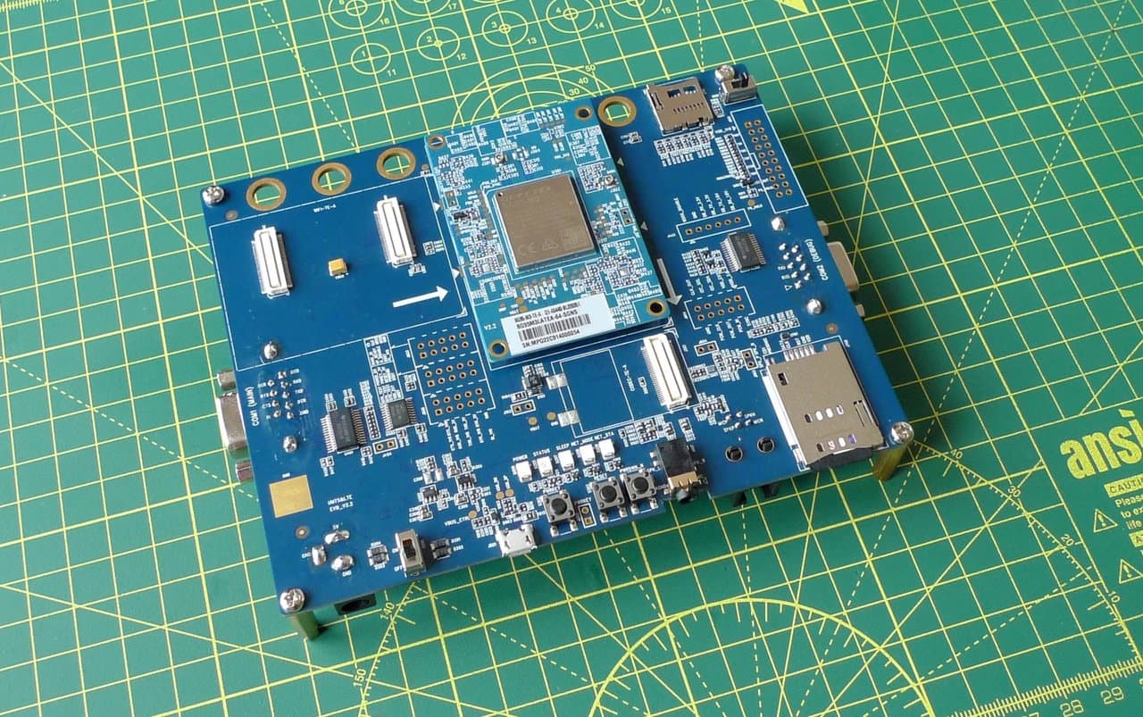 Quectel's UMTS and LTE EVB developer kit features tools designed for the development of cellular applications .